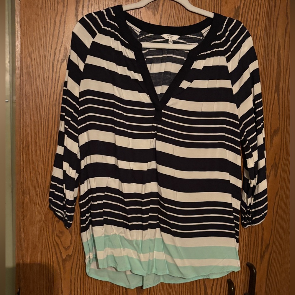 Crown & Ivy Blue and White Striped Top Sz lg
